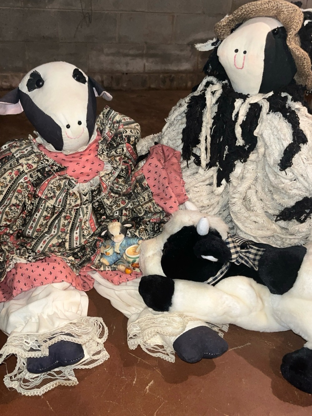 CottageCore Vintage Country Farmhouse Cow bundle lot of 4